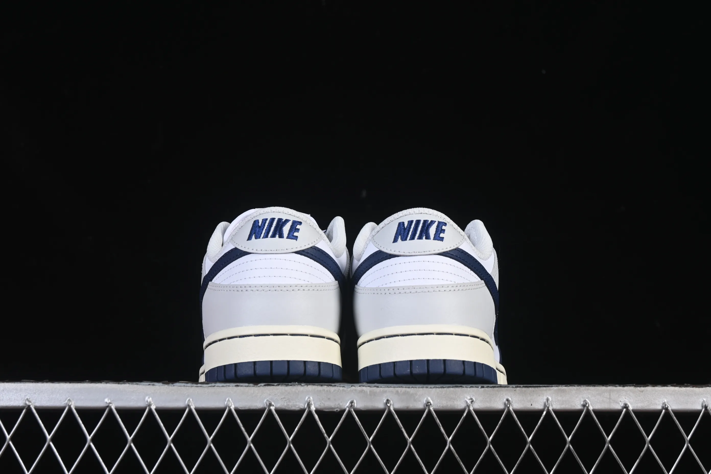 All categories Nk SB Dunk series Nk SB Dunk Low low-top sneakers Nike SB Dunk Low blue, white and gray color matching low-top casual sneakers IM2222-101